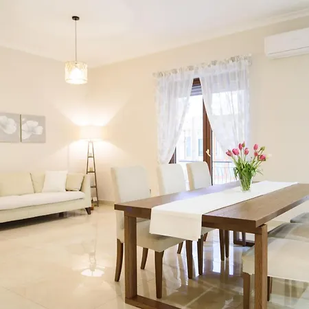 Homeaway Bed & Breakfast 4*
