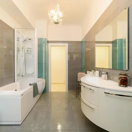 לינה וארוחת בוקר Homeaway סלרנו